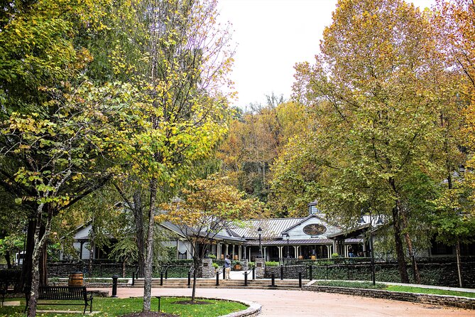 Nashville to Jack Daniel's Distillery Bus Tour + Whiskey Tastings - What the $139.99 price really covers