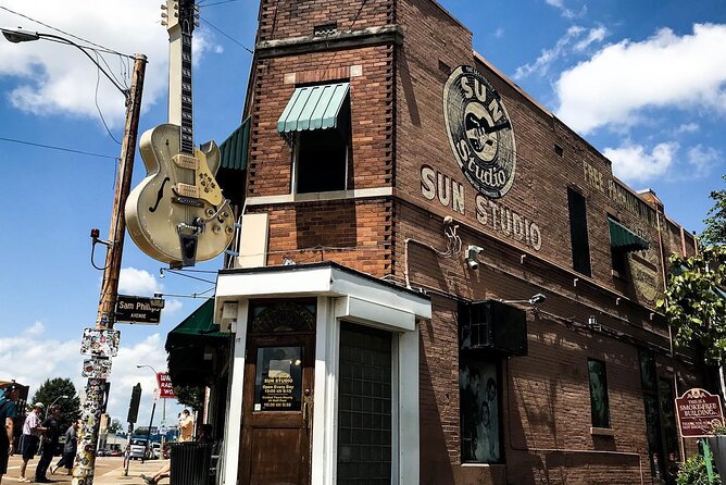 Nashville to Memphis/Graceland Day Trip for up to 7 passengers - Beale Street for music, food, and a drink