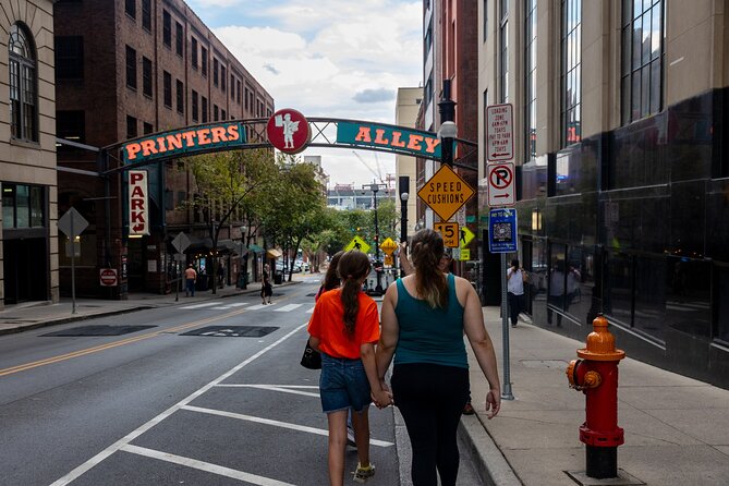 Nashville Unveiled History Highlights and Hacks Walking Tour - Maxwell Gallery and the coffee connection