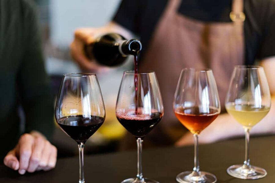 Nashville: Whiskey or Wine and Chocolate Pairing Experience - Choosing the wine flight: two reds and two whites