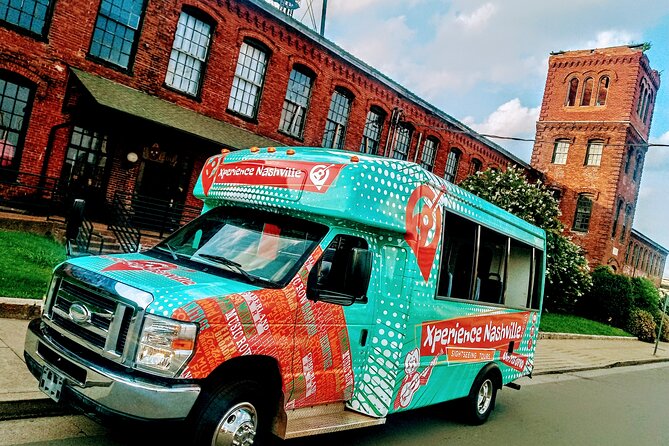 Open-Air Minibus Sightseeing Tour of Nashville - Nissan Stadium and the best group photo stop