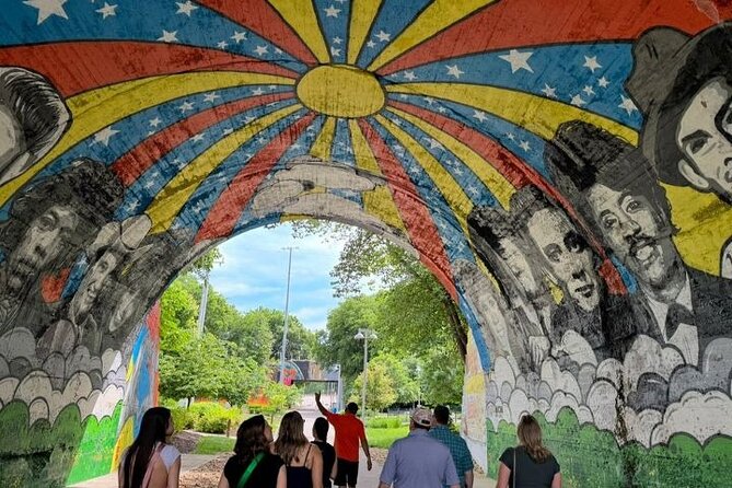 Open-Air Minibus Sightseeing Tour of Nashville - What the open-air minibus is really like