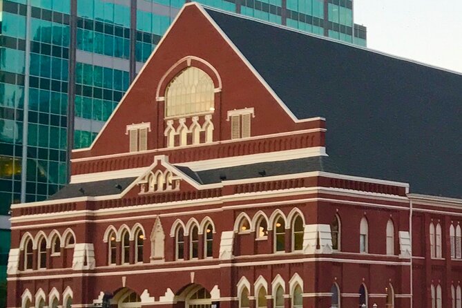 Private Small Group Nashville Food & Sightseeing Tour - Starting downtown and getting your bearings