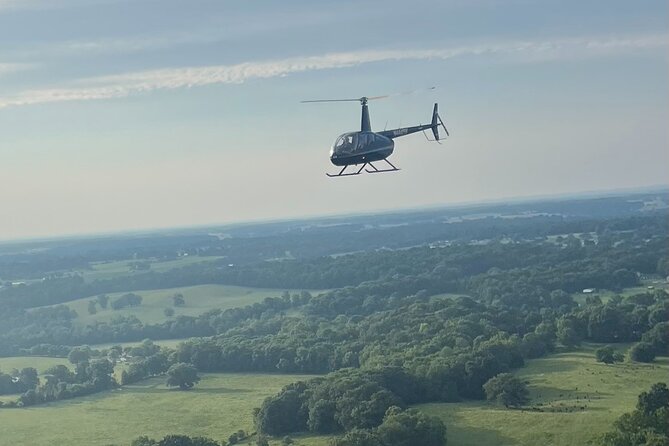 Scenic River & Nature Helicopter Tour from Nashville - Why the headsets and pilot matter