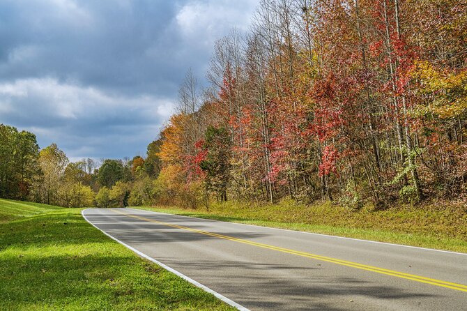 Self-Guided Audio Driving Tour in Natchez Trace Parkway - Old Trace Drive follows the original route