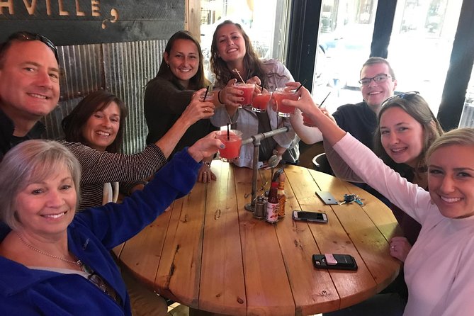 Walking Food & Drink Tour of Downtown Nashville - Why this Nashville food walk works so well